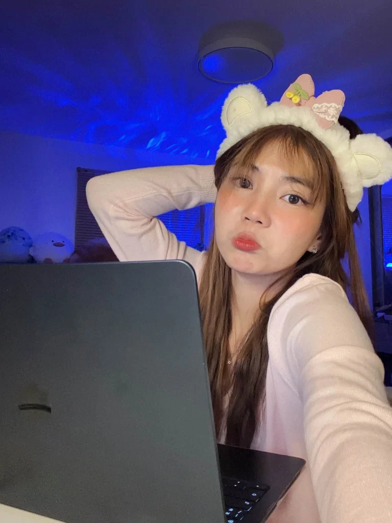 นอนได้แล้วว พรุ่งนี้วันอังคารสีจมปู💕🤏🏻